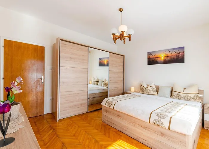 Appartement Vintage-style Nur 450 Meter Zum Mit Meerblick - Hunde Willkommen Crikvenica